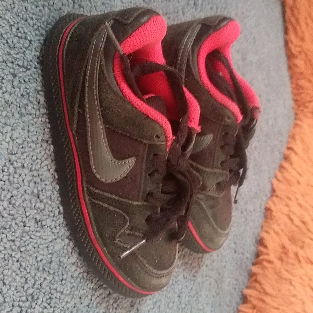 Boy's sneakers